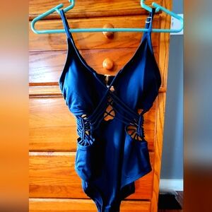 Cut out one piece swimsuit